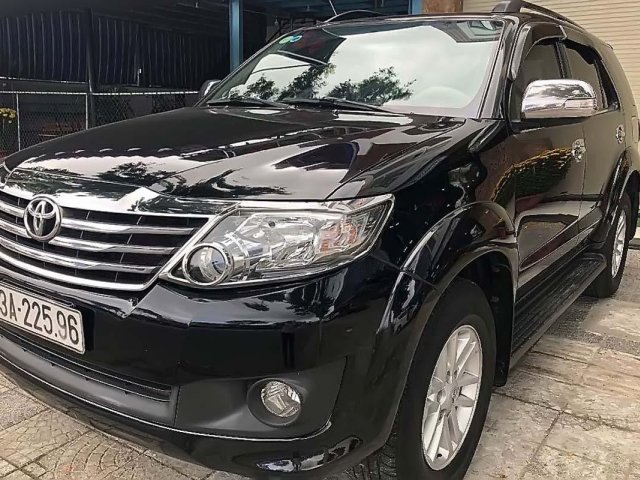 Cần bán gấp Toyota Fortuner sản xuất năm 2012, màu đen, số tự động