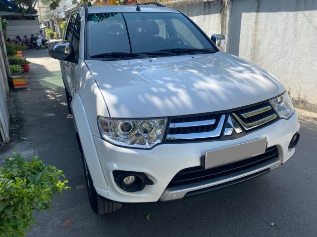 Bán Mitsubishi Pajero Sport đời 2016, màu trắng, 585tr0