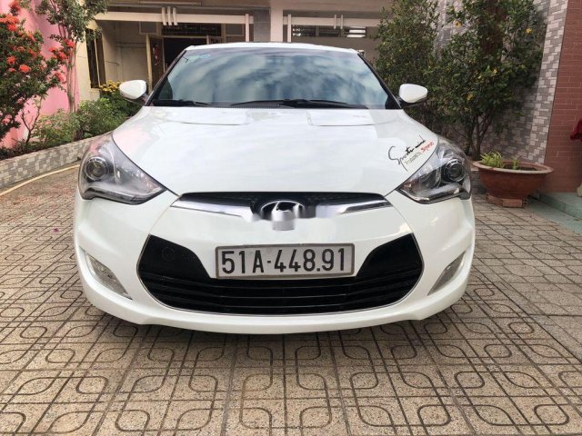 Cần bán xe Hyundai Veloster năm sản xuất 2013, màu trắng, 480 triệu0