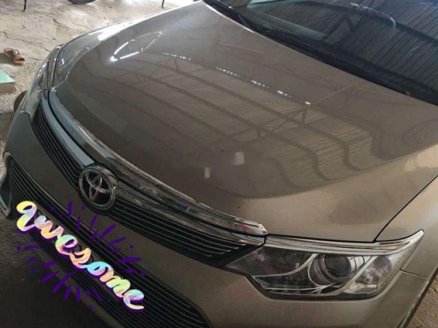 Cần bán xe Toyota Camry năm sản xuất 20160