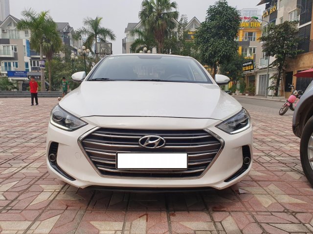 Cần bán gấp Hyundai Elantra năm 2016, màu trắng xe gia đình giá 475 triệu đồng