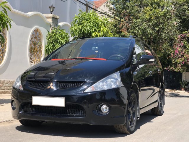 Cần bán Mitsubishi Grandis năm 2008, màu đen xe gia đình0