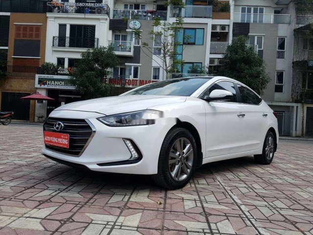 Xe Hyundai Elantra 1.6 AT sản xuất năm 2016, màu trắng0