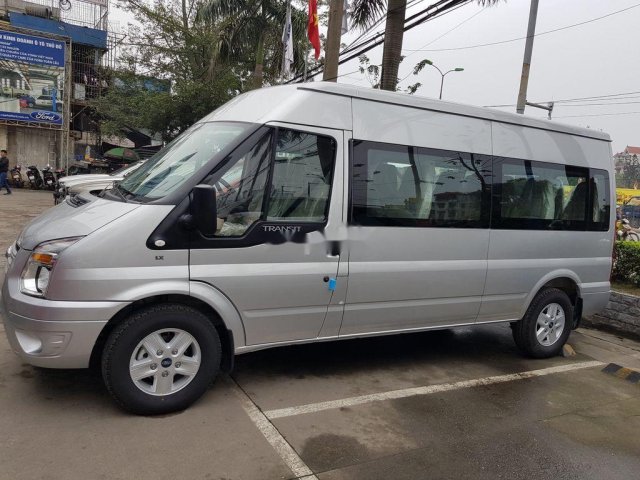 Bán xe Ford Transit 2020, màu bạc