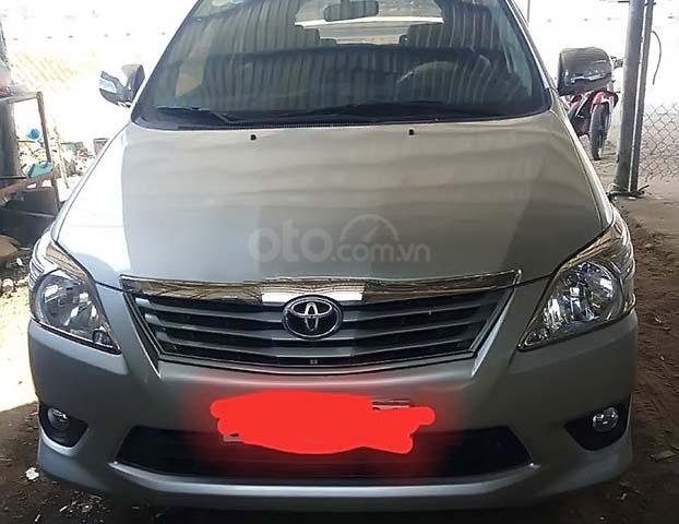 Bán xe Toyota Innova năm sản xuất 2013, màu bạc xe gia đình, giá tốt