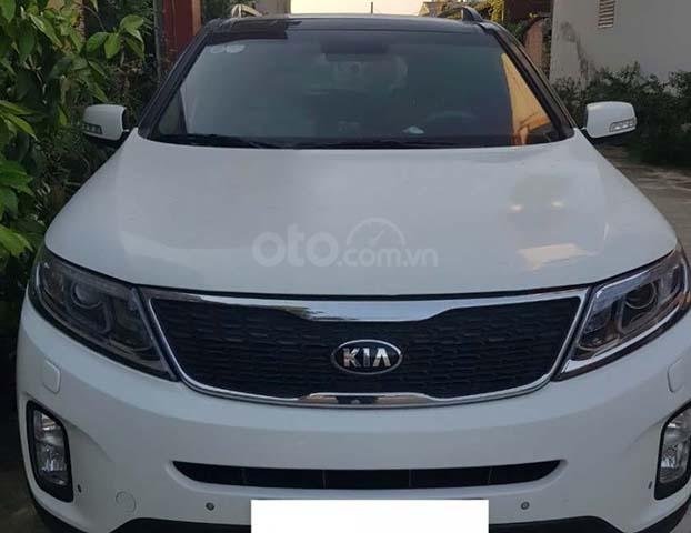 Cần bán lại xe Kia Sorento sản xuất 2015, màu trắng