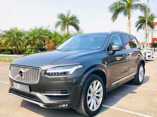 Xe Volvo XC90 đời 2018, màu xanh lam, nhập khẩu số tự động