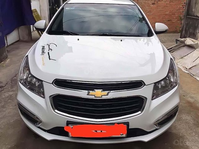 Cần bán xe Chevrolet Cruze đời 2016, màu trắng, xe gia đình, 355tr0