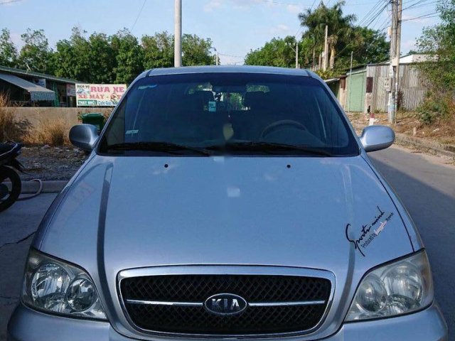 Cần bán xe Kia Carnival sản xuất 2007, màu bạc, giá tốt