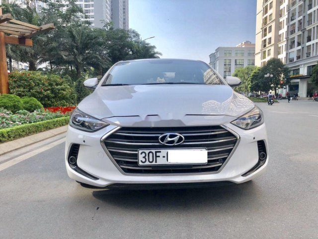 Bán xe Hyundai Elantra  GLS 2.0 năm sản xuất 2017, màu trắng0