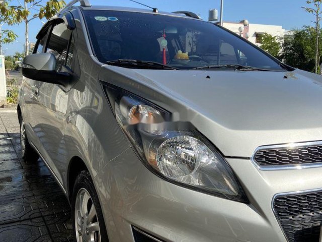 Bán ô tô Chevrolet Spark 2014, màu bạc còn mới