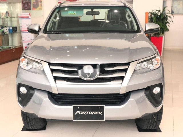 Bán xe Toyota Fortuner 2.4MT đời 2020, ưu đãi lớn0