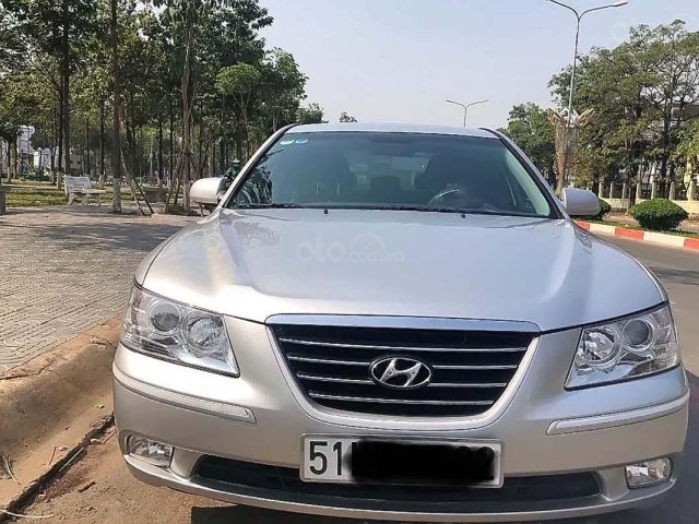 Cần bán lại xe Hyundai Sonata đời 2009, màu bạc, nhập khẩu xe gia đình