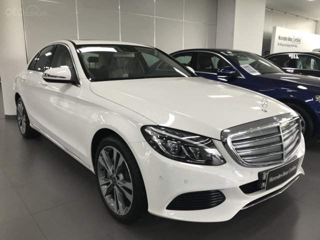 Bán Mercedes-Benz C250 cũ 2018, trắng, nội thất kem, chính hãng0