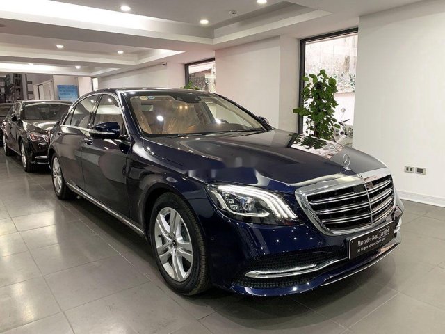 Cần bán gấp Mercedes S450 sản xuất năm 2019, màu đen mới chạy 6.000 km