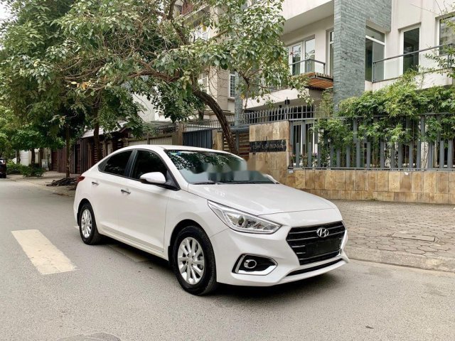 Cần bán xe Hyundai Accent năm sản xuất 2019, màu trắng