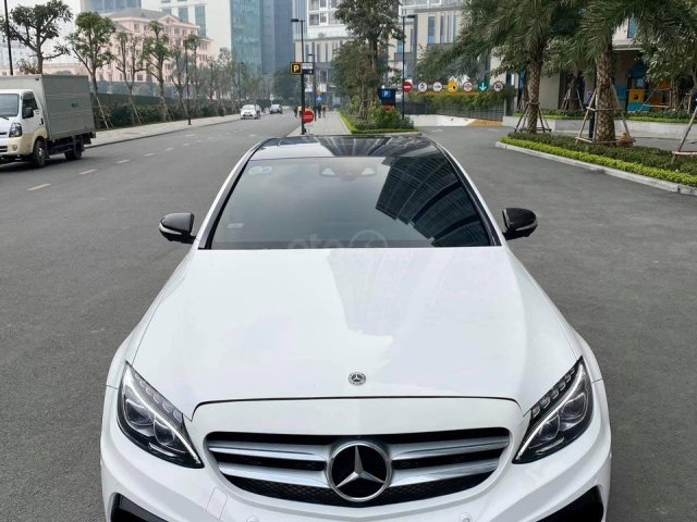 Việt Thành Auto Car - bán Mercedes C300 AMG model 2018, giá tốt, chất lượng tuyệt vời LH 09129086860