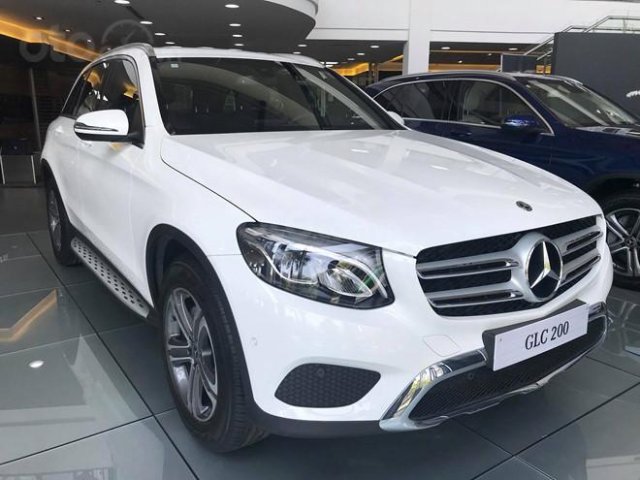 Hỗ trợ vay ngân hàng lên đến 80% giá trị xe khi mua chiếc Mercedes-Benz GLC 200, đời 2020