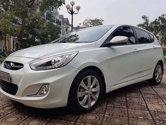 Cần bán lại xe Hyundai Accent Blue sản xuất năm 2015, màu trắng, nhập khẩu 0