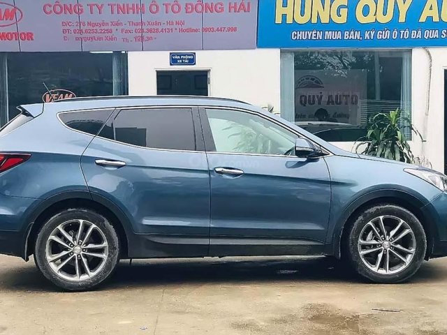 Cần bán gấp Hyundai Santa Fe đời 2017, màu xanh lam