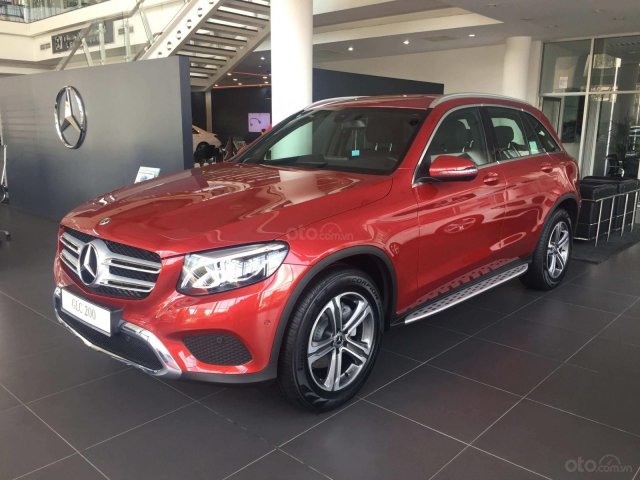 Bán Mercedes-Benz GLC 200 đời 2020, màu đỏ, giá cạnh tranh0