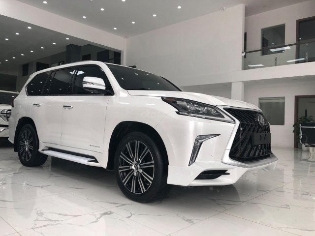 Bán Lexus LX570 sản xuất 2018, đăng ký tên cá nhân