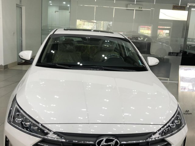 Hyundai Tây Hồ - Bán xe chính hãng: Hyundai Elantra 2.0 AT đời  2020, màu trắng0