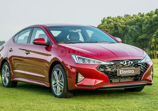 Bán xe giá ưu dãi - Giao xe nhanh tận nhà với chiếc Hyundai Elantra 1.6 Turbo, đời 2020, có xe giao nhanh0