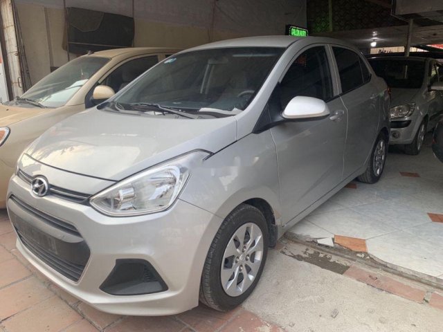 Cần bán gấp Hyundai Grand i10 đời 2016, màu bạc, nhập khẩu nguyên chiếc, giá tốt