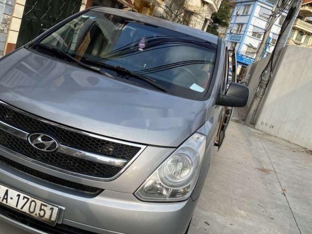 Cần bán lại xe Hyundai Starex đời 2014, màu bạc, xe nhập số sàn, 580 triệu