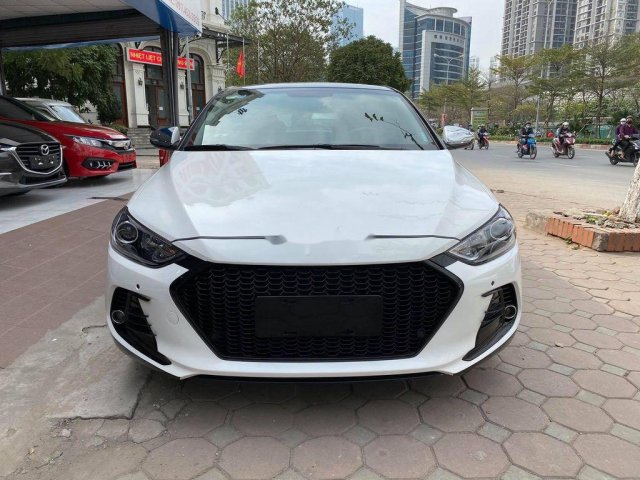 Bán Hyundai Elantra 2.0AT đời 2017, màu trắng0