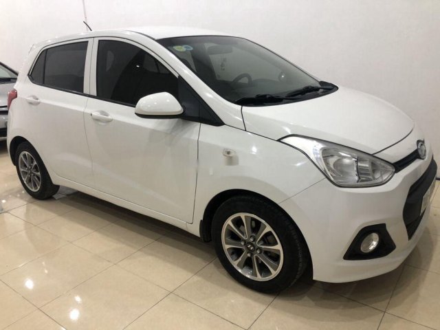 Cần bán xe Hyundai Grand i10 năm 2016, màu trắng, nhập khẩu nguyên chiếc0