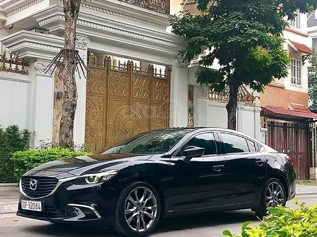 Bán xe Mazda 6 2.5 2018, màu đen0