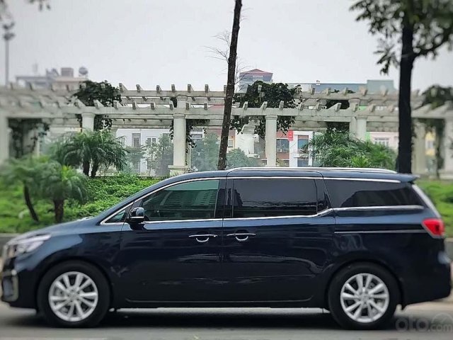 Bán xe Kia Sedona 2.2L DAT đời 2018, màu xanh lam