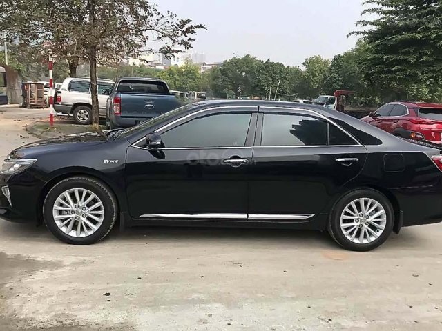 Bán Toyota Camry 2.0E sản xuất năm 2018, màu đen như mới
