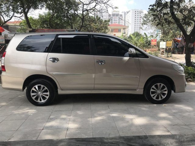 Bán Toyota Innova 2.0 E sản xuất năm 2014 chính chủ, 415 triệu0