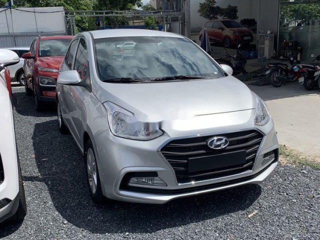 Bán Hyundai Grand i10 năm sản xuất 2019, màu bạc, giá 350tr0