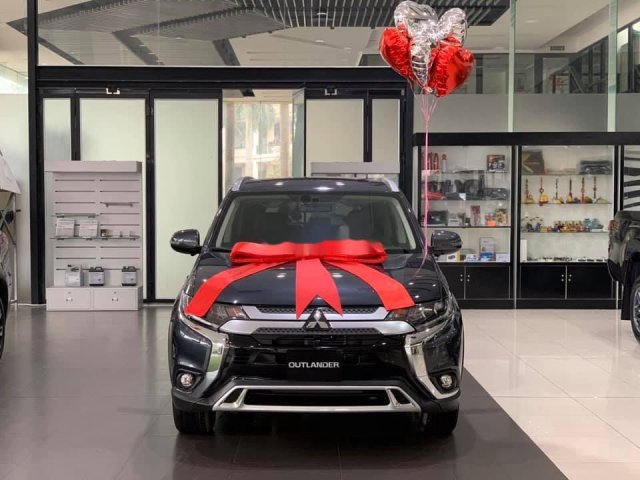 Cần bán Mitsubishi Outlander 2020, màu xám0