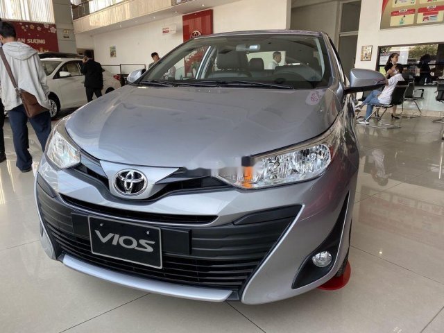 Bán Toyota Vios sản xuất năm 2020, màu bạc, 470tr0