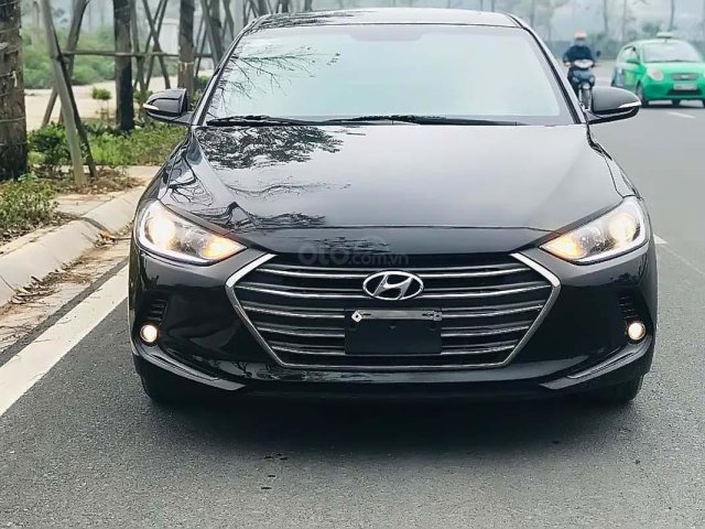 Bán Hyundai Elantra 1.6 AT đời 2018, màu đen, giá tốt0