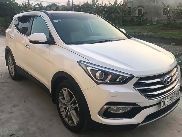 Bán Hyundai Santa Fe 2.2L 4WD đời 2017, màu trắng