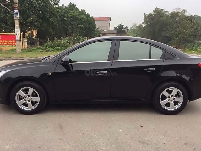 Bán Chevrolet Cruze năm sản xuất 2012, màu đen, số sàn