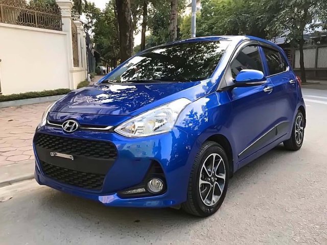 Cần bán Hyundai Grand i10 1.2 MT 2018, màu xanh lam xe gia đình