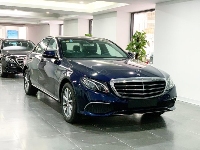 Bán Mercedes E200 2020 siêu lướt - xe đã qua sử dụng chính hãng - giá cực sốc0