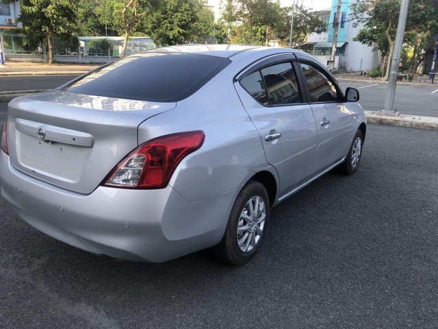 Bán Nissan Sunny MT sản xuất năm 2014, màu bạc số sàn, giá tốt