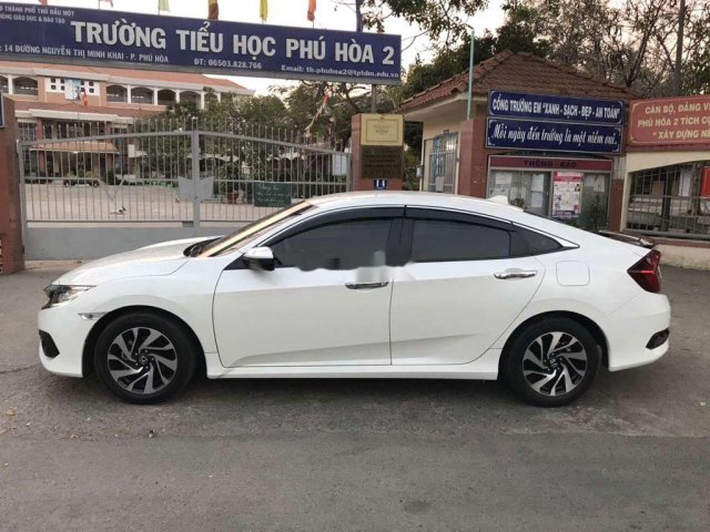 Bán Honda Civic 1.8AT đời 2018, màu trắng, giá 725tr0