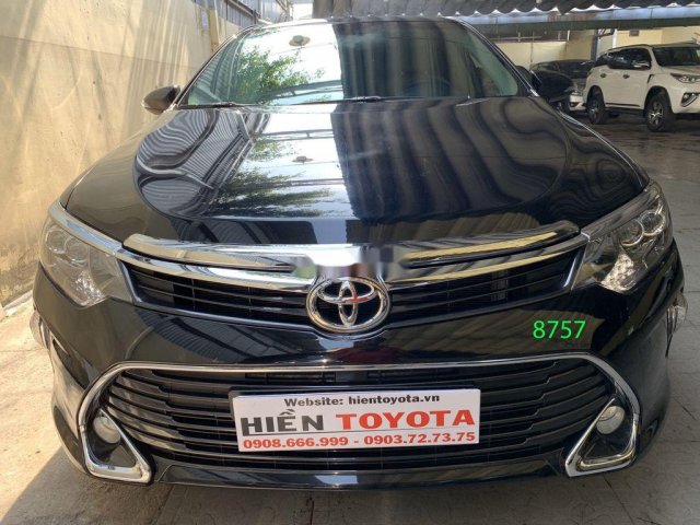 Cần bán Toyota Camry sản xuất năm 2018