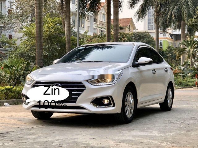 Bán Hyundai Accent sản xuất năm 2019, màu trắng như mới 