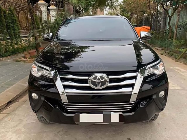 Bán Toyota Fortuner 2.4G 4x2 MT đời 2018, màu đen, nhập khẩu chính chủ0