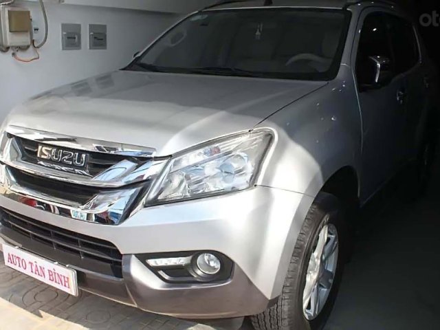 Bán Isuzu mu-X 3.0 4X2 AT sản xuất 2017, màu bạc, xe nhập số tự động, 750tr0